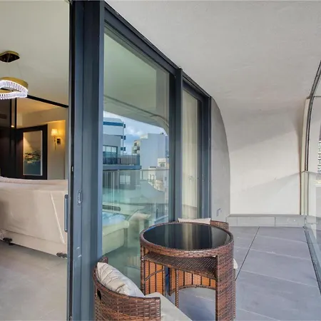 Apartment Official Mercury Lux 2br In The Heart With Ac Saint Julian's